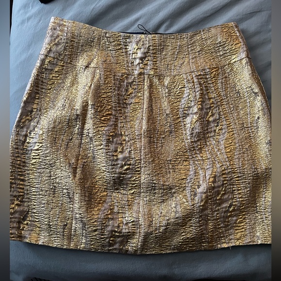 BCBG MAXAZRIA Jacquard Metallic Mini Skirt - Large - Picture 4 of 4